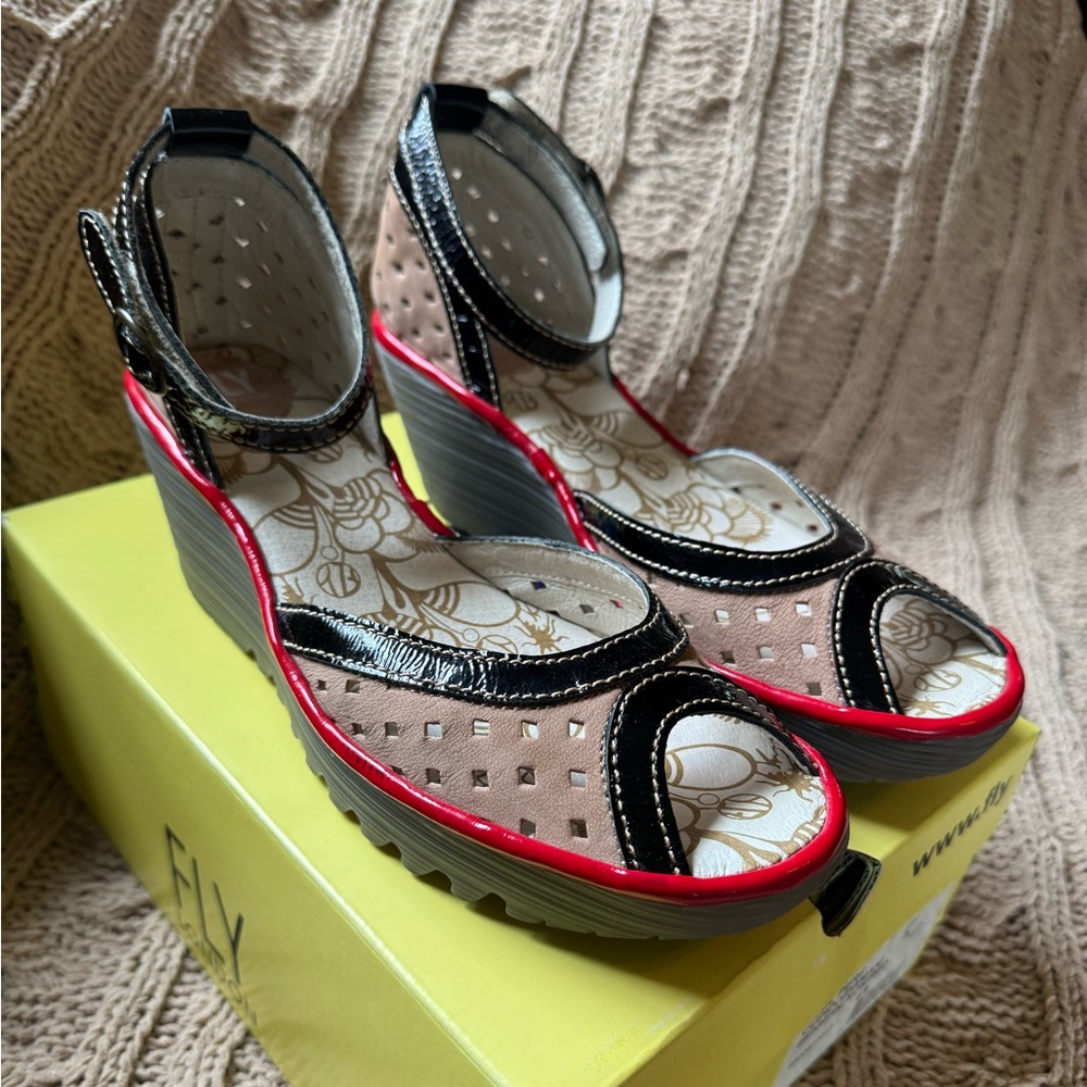 FLY LONDON Ydel Perforated Leather Peep-toe Wedge Shoes Sz 41 US 10 10.5